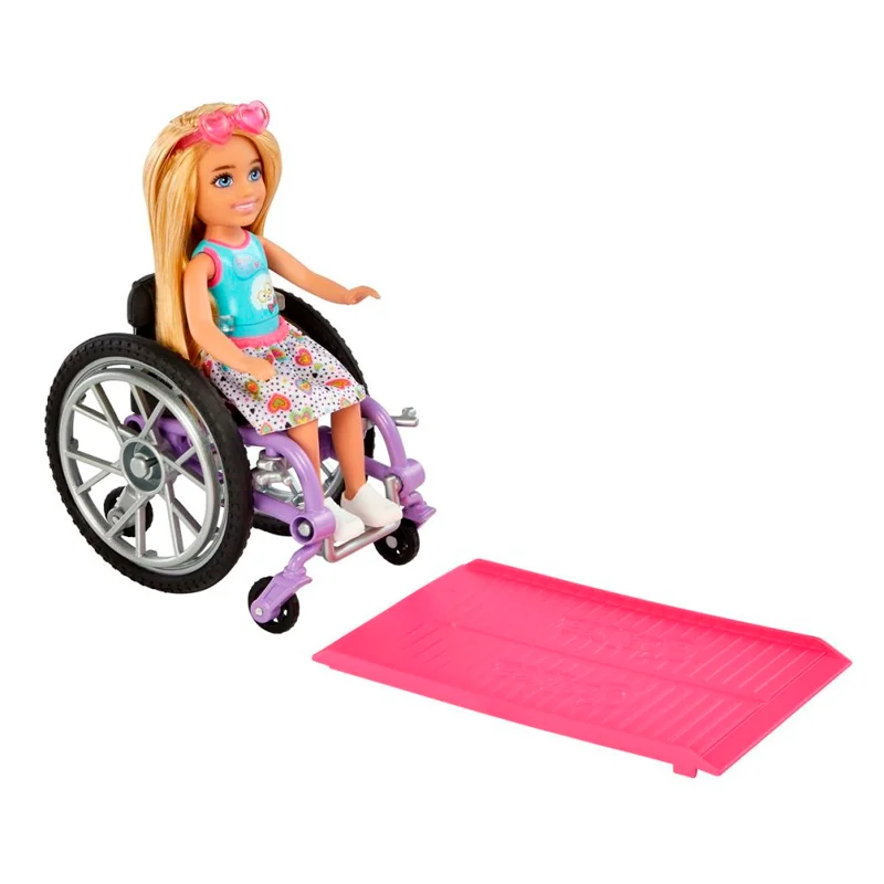 Trampe ordlyd fiktiv Barbie Chelsea i kørestol - Køb online til kun kr. 163.95