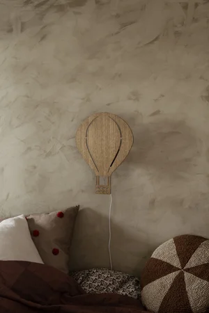 Ferm Living væglampe, luftballon - egetræ