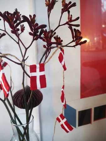 Langkilde & Søn lille flagranke med 10 dannebrogsflag