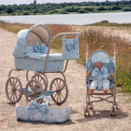 Konges Sløjd Zoe Sløjfe dukkeklapvogn, cherry blue coeur