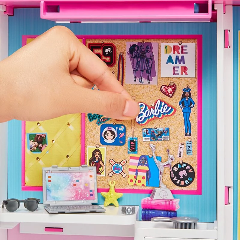 Barbie drømme klædeskab inkl dukke og tøj