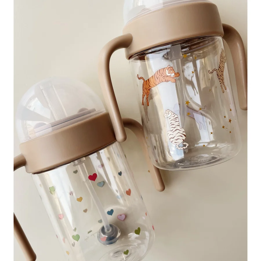 Konges Sløjd Trinkflasche mit Griffen, multi hearts