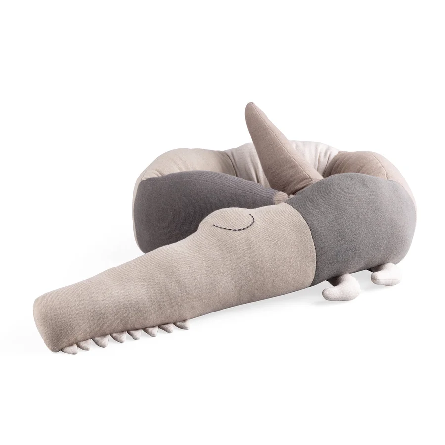 Sebra strikket pude, sleepy Croc, seabreeze beige
