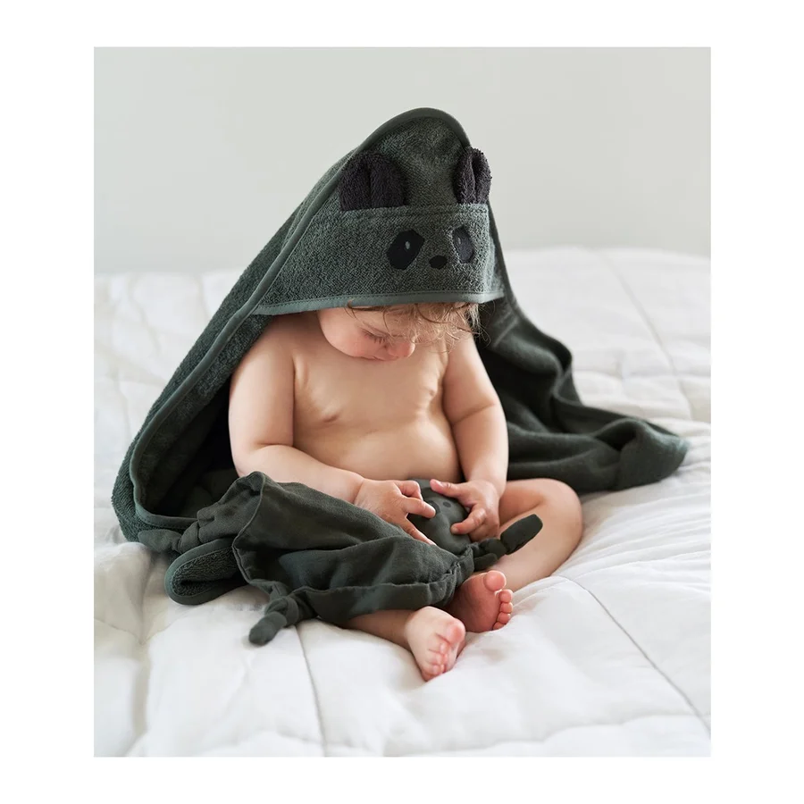Liewood lille babyhåndklæde med hætte, Panda hunter green