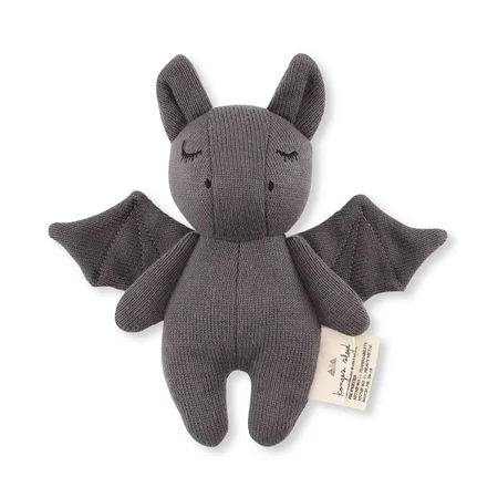 Konges Sløjd strikket bamse med rangle, bat