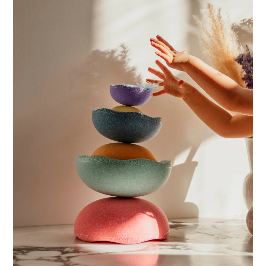 Stapelstein inside rainbow pastel