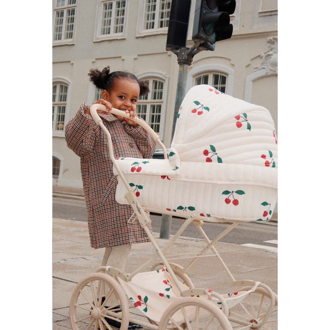 Konges Sløjd Puppenwagen, ma grande cerise glitter