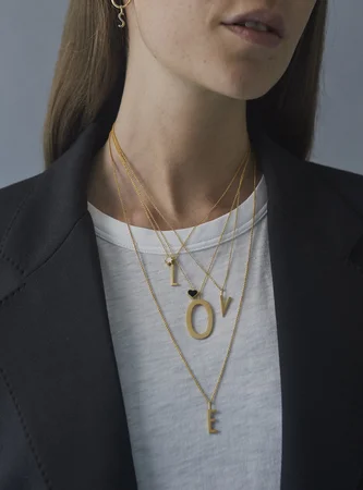 Design Letters smykke, 30 mm fg guld bogstav A-Z