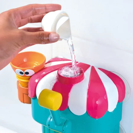 Eisdiele deluxe, Tomy Toomies