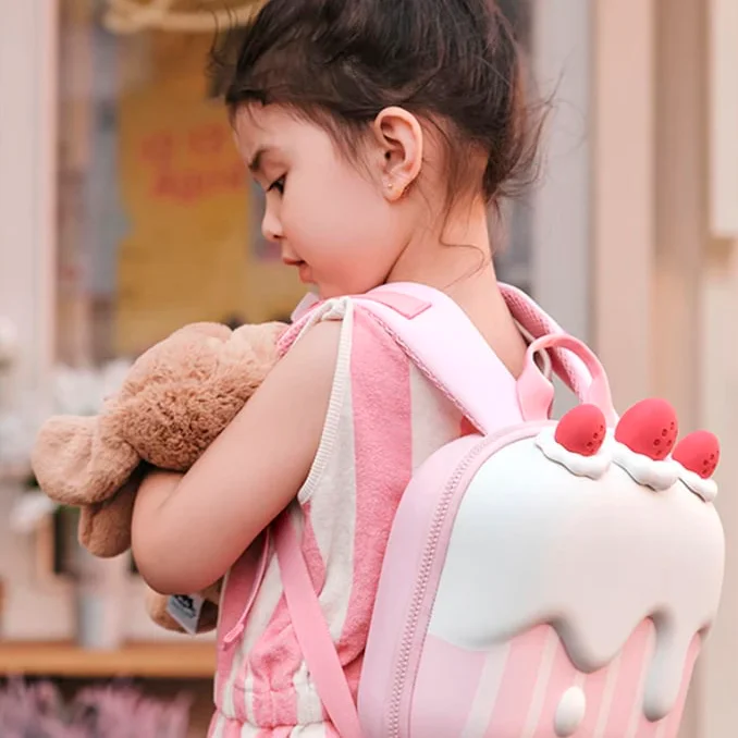 Zoyzoii Kinder-Rucksack "Erdbeerkuchen"