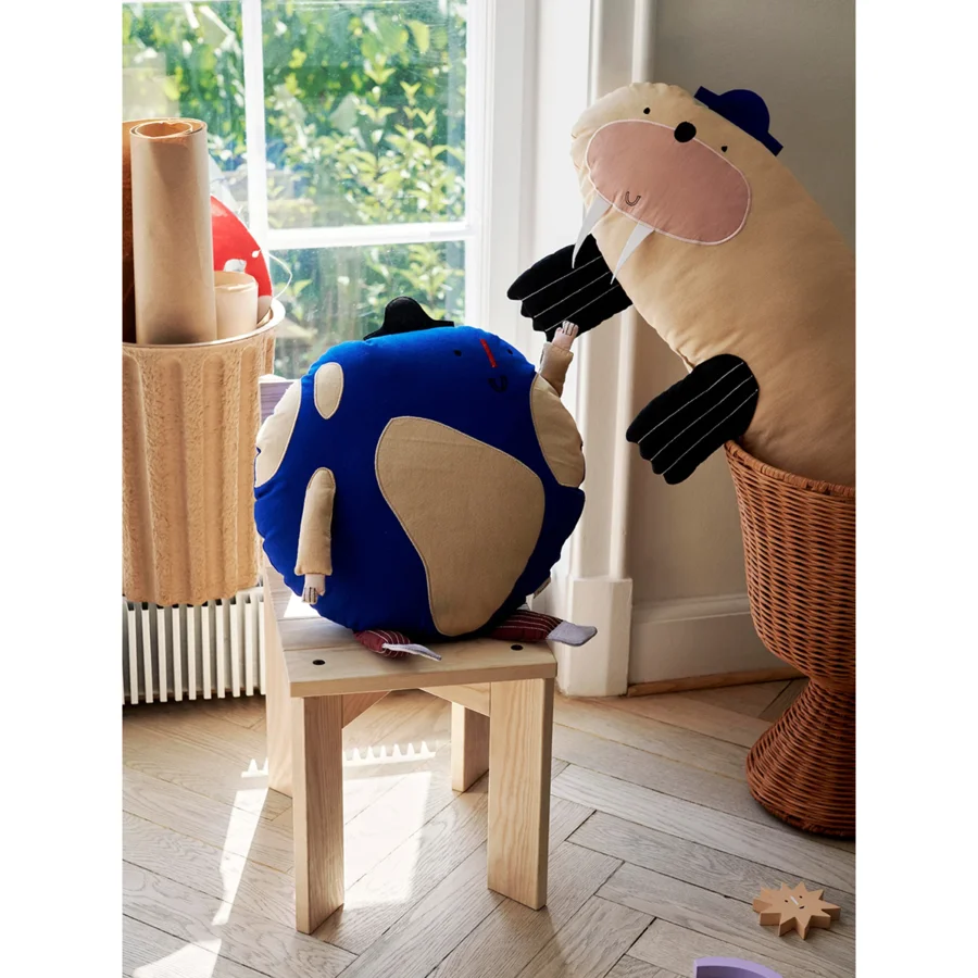 FERM LIVING Weltkissen, bright blue