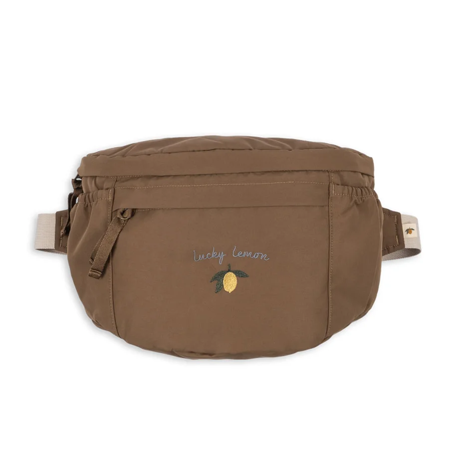 Konges Sløjd All You Need Bauchtasche mit Wickelunterlage, walnut