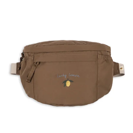 Konges Sløjd All You Need Bauchtasche mit Wickelunterlage, walnut
