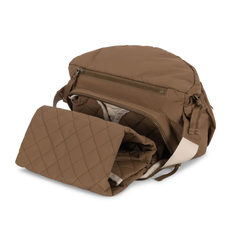 Konges Sløjd All You Need Bauchtasche mit Wickelunterlage, walnut