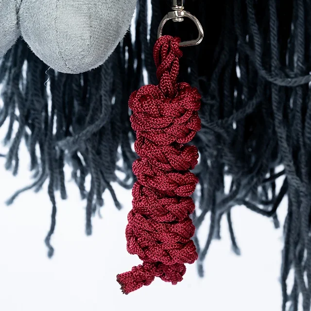 by Astrup Halfter & Strick, rot