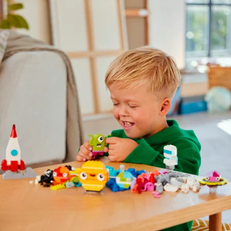 LEGO® Classic, kreative Planeten