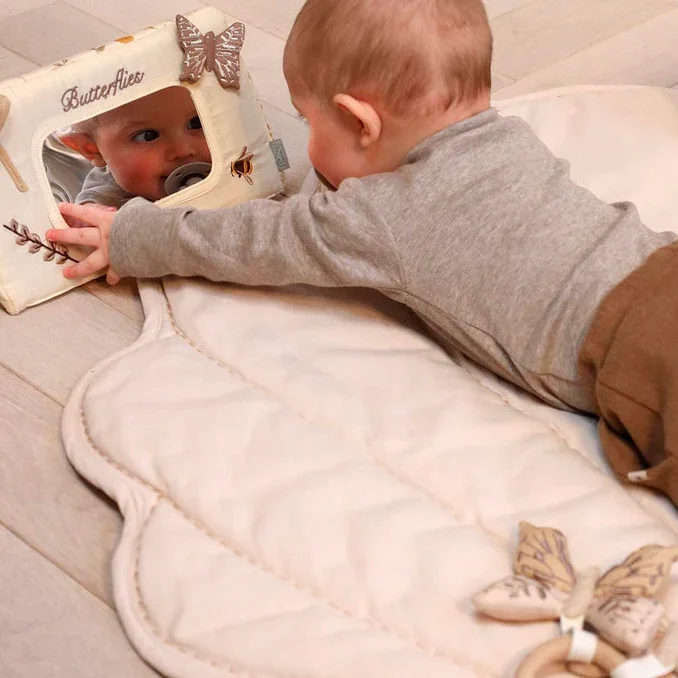 Cam Cam Copenhagen Tummy Time Aktivitätsspiegel, Schmetterlinge