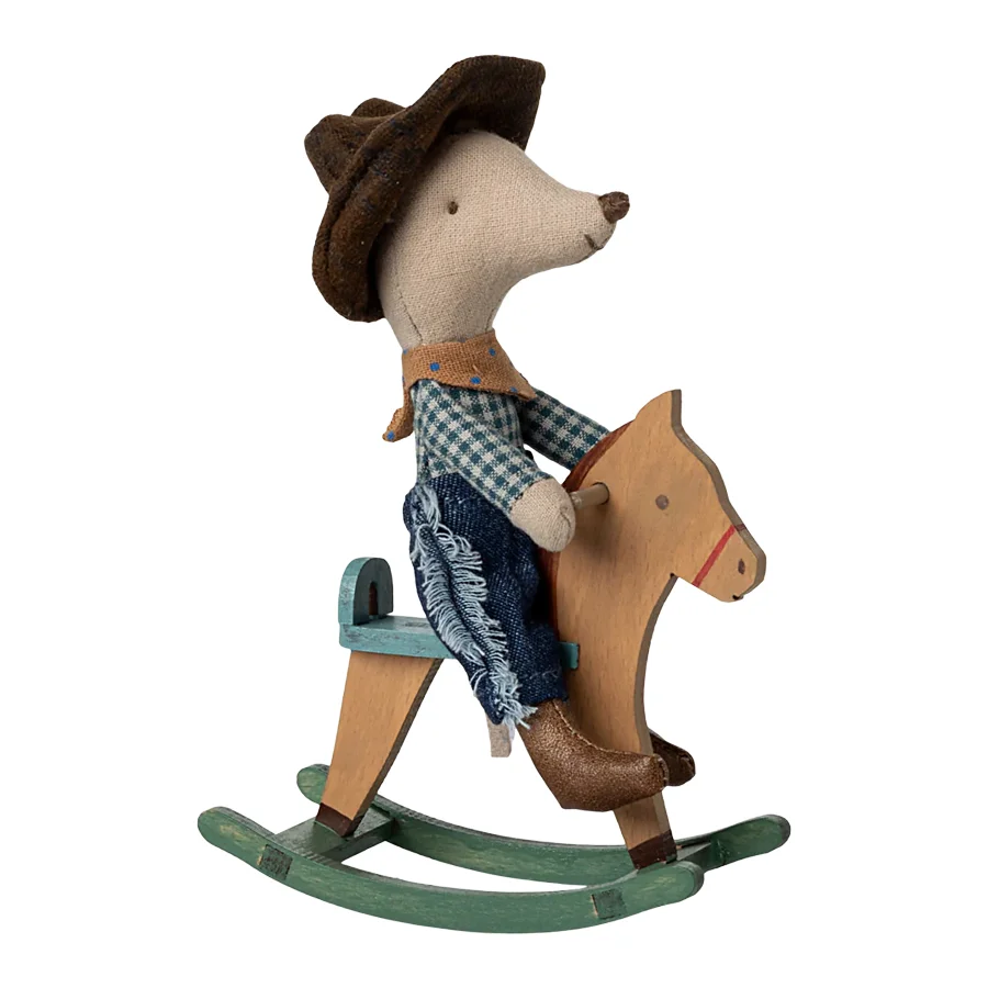 Maileg kleiner Bruder Cowboy-Maus auf dem Schaukelpferd