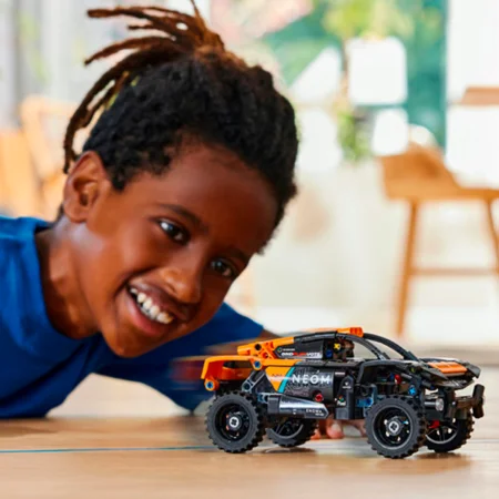 LEGO® Technic, NEOM McLaren Extreme E-Rennauto