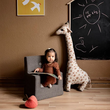 KK Kindersessel soft, braun mit beigem Knopf, byKlipKlap