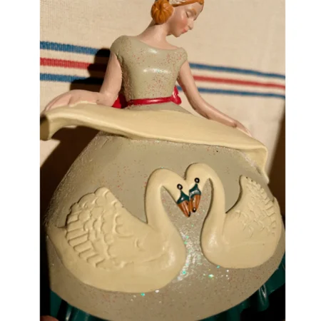 Konges Sløjd Christbaumschmuck "Ballerina mit Schwan"