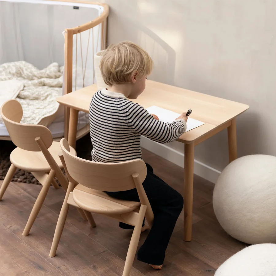 CurveLab kleiner Tisch - Buche