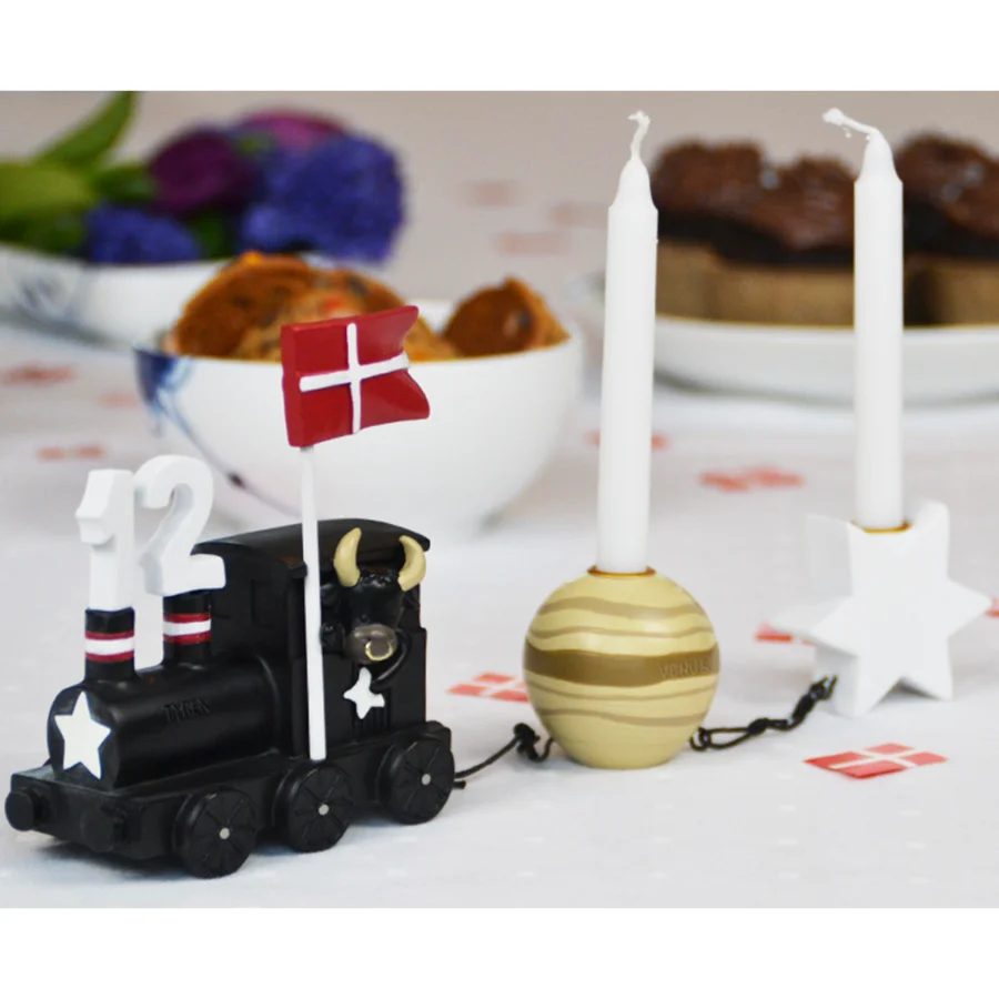 Kids by Friis Geburtstagszug mit Planet und Sternen, Stier