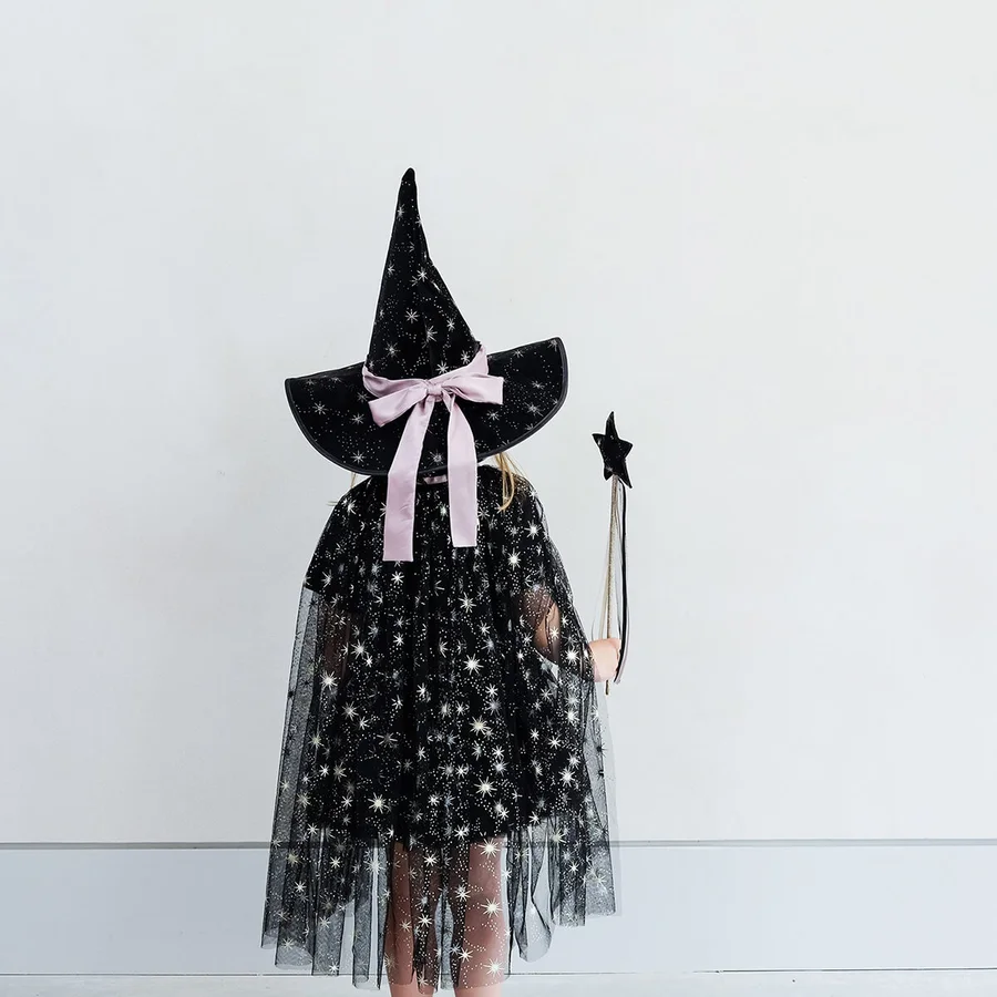Mimi & Lula Cape, Aurora Witch