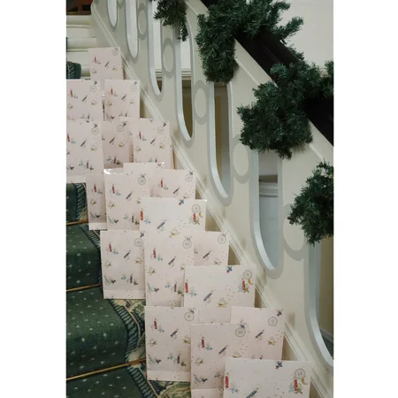 Konges Sløjd Adventskalender mit 24 Geschenken, Beige