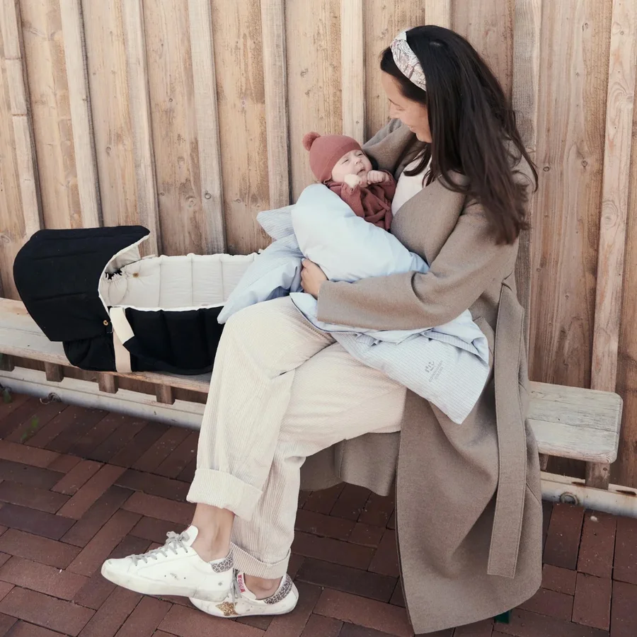 Copenhagen Colors multifunktionales Verdeck für Babylift, schwarz uni m. cremefarbenem Streifen