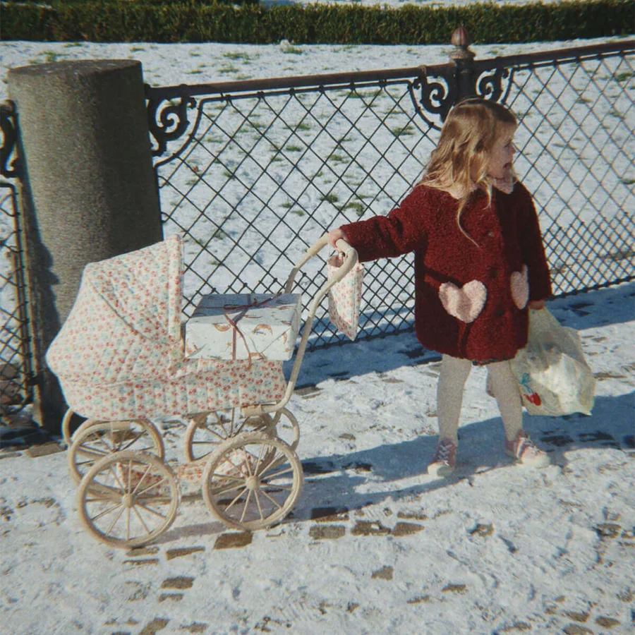 Konges Sløjd Minnie Puppenwagen, Lumina