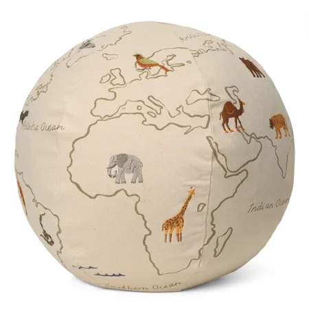 FERM LIVING Erdkugel-Sitzpuff, off white