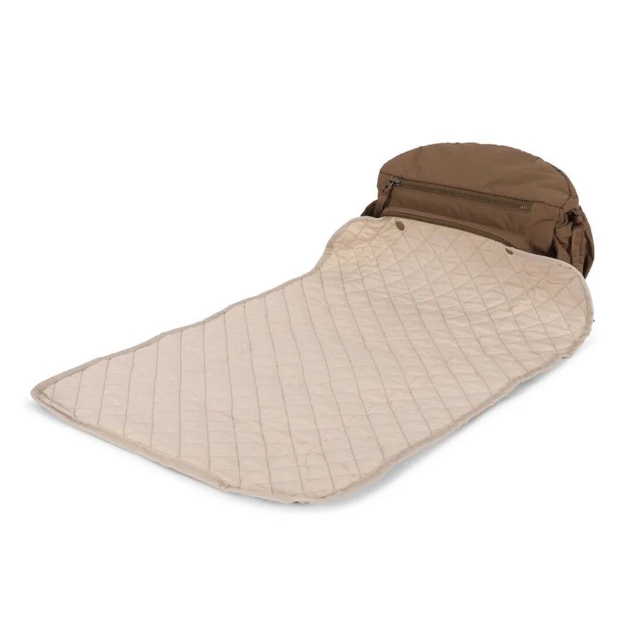 Konges Sløjd All You Need Bauchtasche mit Wickelunterlage, walnut