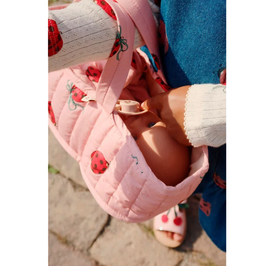 Konges Sløjd Puppe Bonnie mit Tragetasche, Ladybug