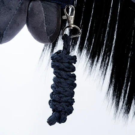 by Astrup Halfter & Strick, blau