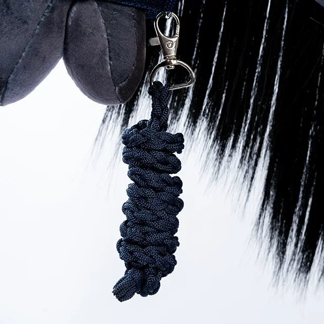 by Astrup Halfter & Strick, blau