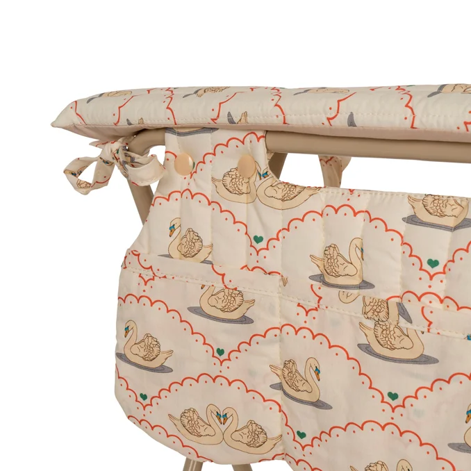 Konges Sløjd dukkepuslebord, swan