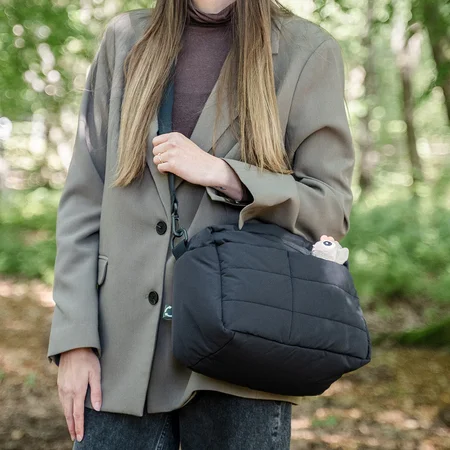 Done By Deer Quiltet Wickeltasche, schwarz