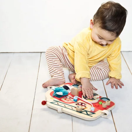 Lilliputiens aktivitetspanel i træ, brandbil