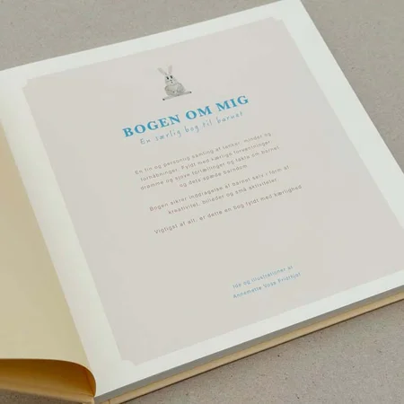 Bogen om mig - Barnets bog, af Annemette Voss Fridthjof