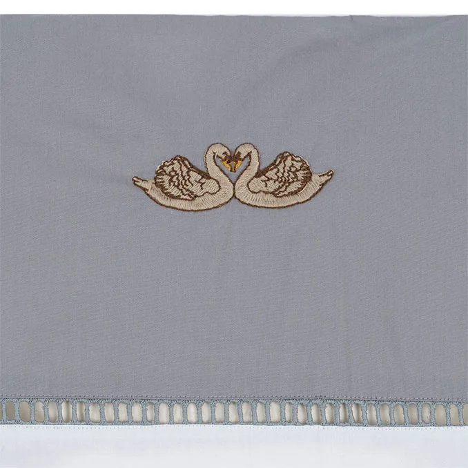 Konges Sløjd babysengetøj med broderi, swan