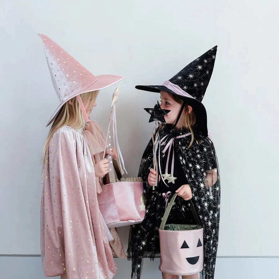 Mimi & Lula Cape, Aurora Witch