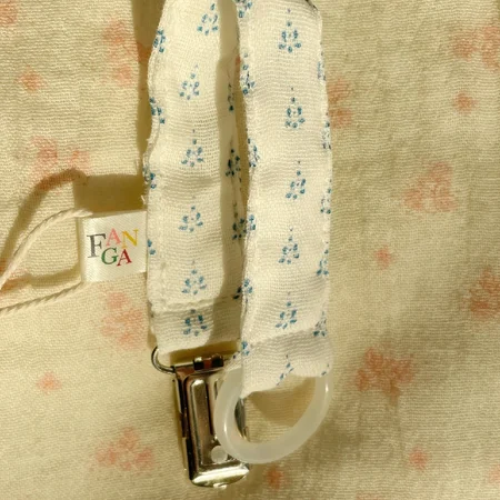 Konges Sløjd Fanga Schnullerkette, Punto Blu