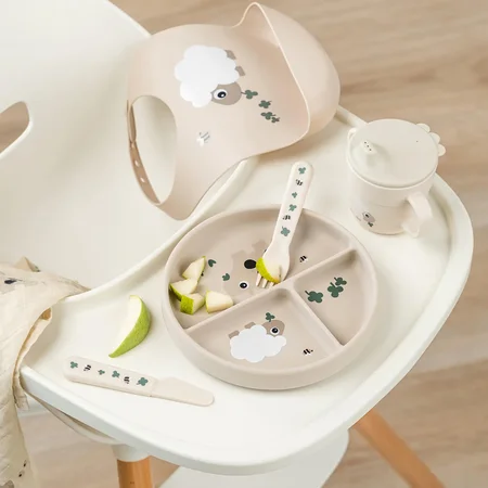 Done by Deer stick&stay, rum inddelt tallerken - tiny farm sand