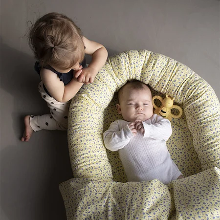 Filibabba babynest, Cosmos Daydream - pale banana