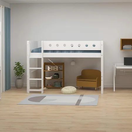 FLEXA Mellemhøj seng med lige stige, hvid