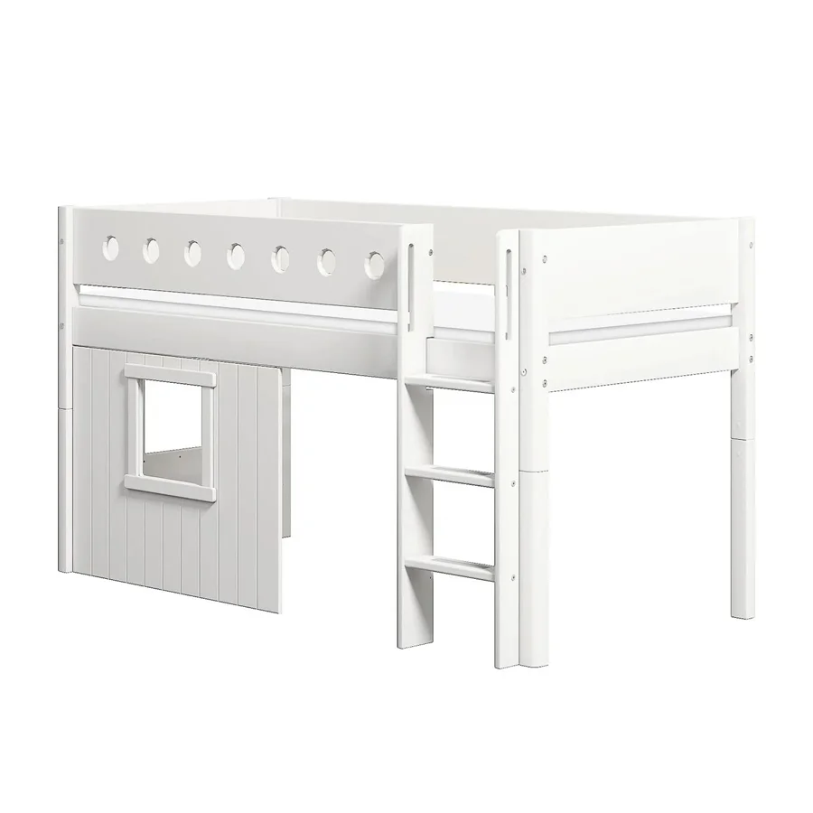 FLEXA Halvhøj seng med lige stige & træhyttesengefronter, hvid ramme