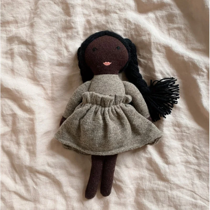 Konges Sløjd strikket dukke, Sonya