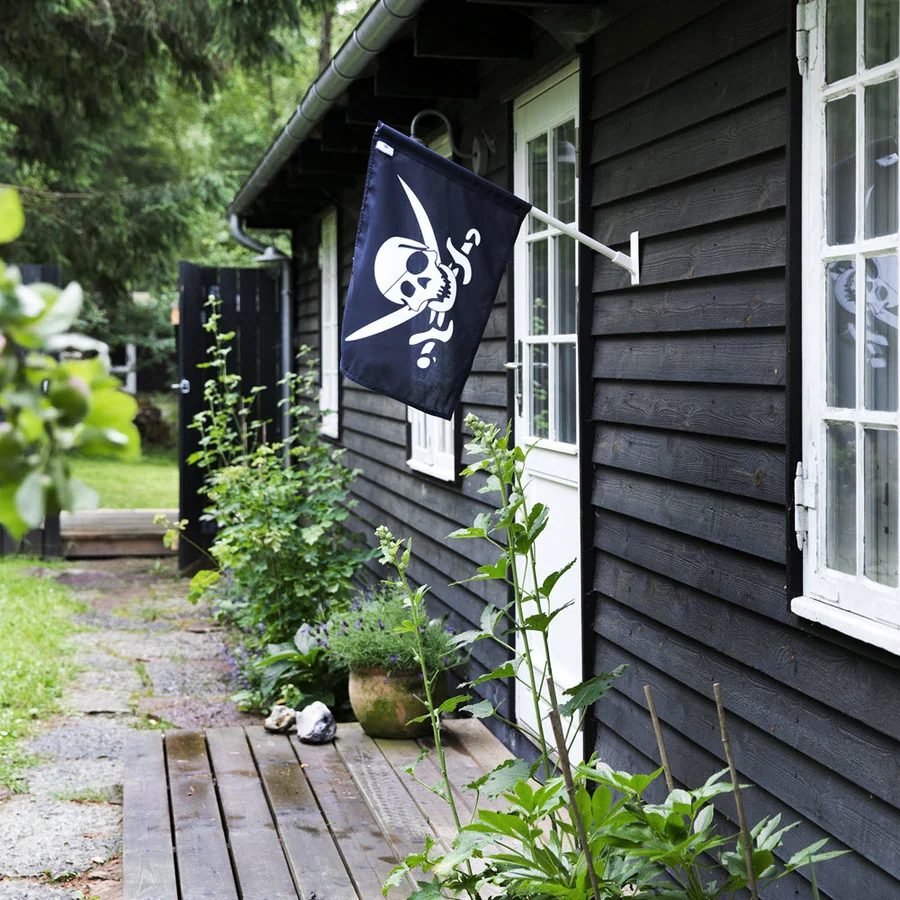 Langkilde & Søn facadestang med sørøverflag