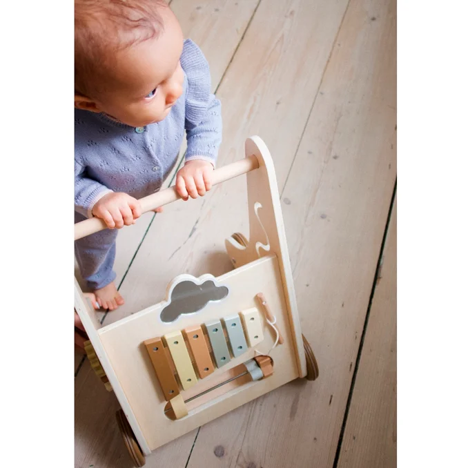 Konges Sløjd aktivitets gåvogn